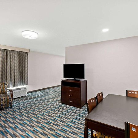 Days Inn & Suites By Wyndham Mesa Near Phoenix Ngoại thất bức ảnh