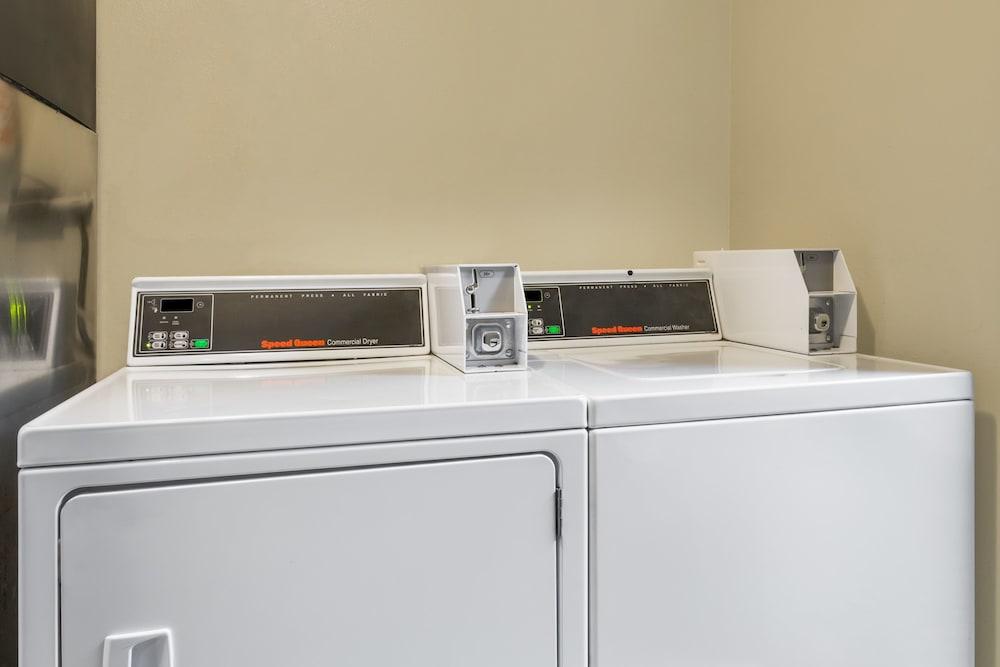 Days Inn & Suites By Wyndham Mesa Near Phoenix Ngoại thất bức ảnh