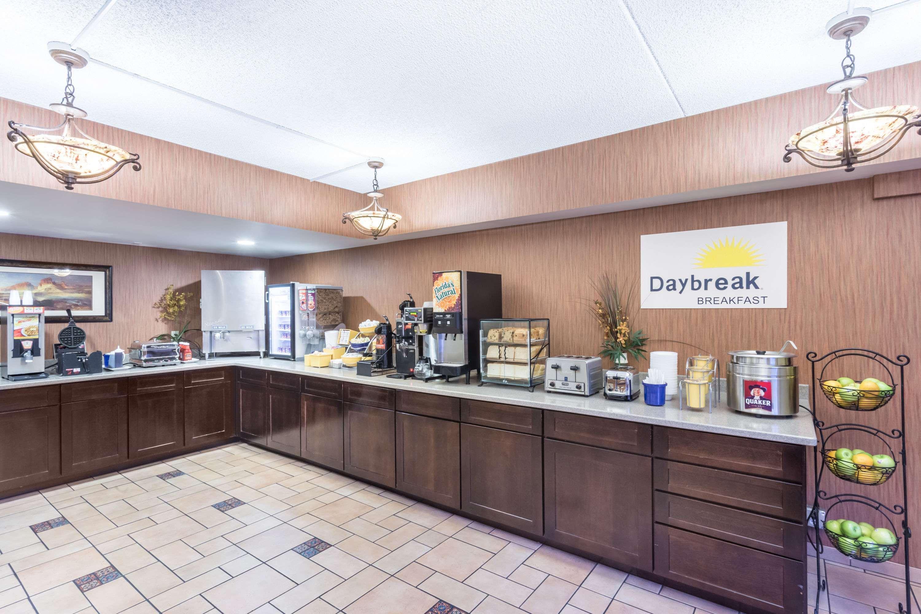 Days Inn & Suites By Wyndham Mesa Near Phoenix Ngoại thất bức ảnh
