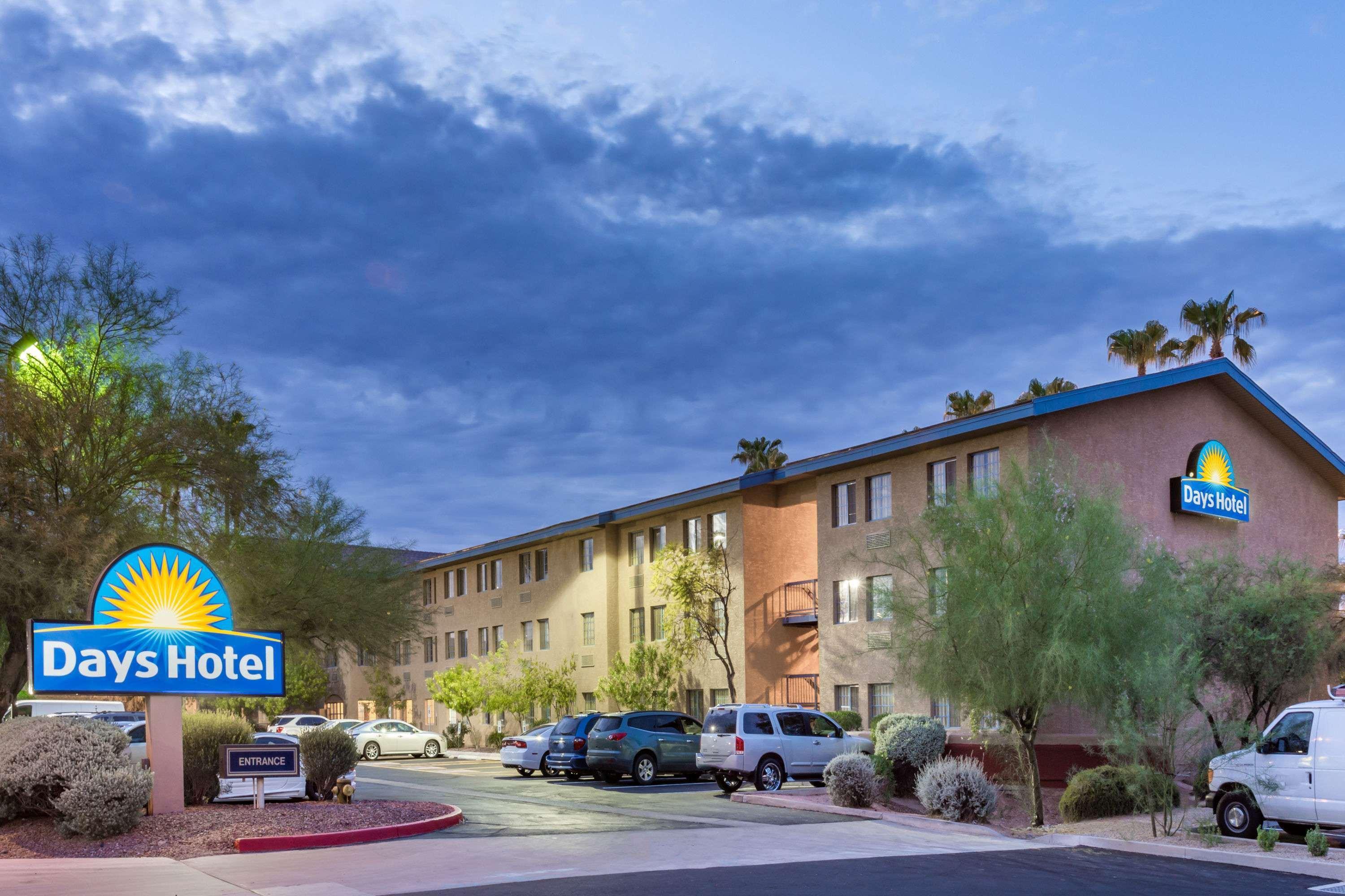 Days Inn & Suites By Wyndham Mesa Near Phoenix Ngoại thất bức ảnh