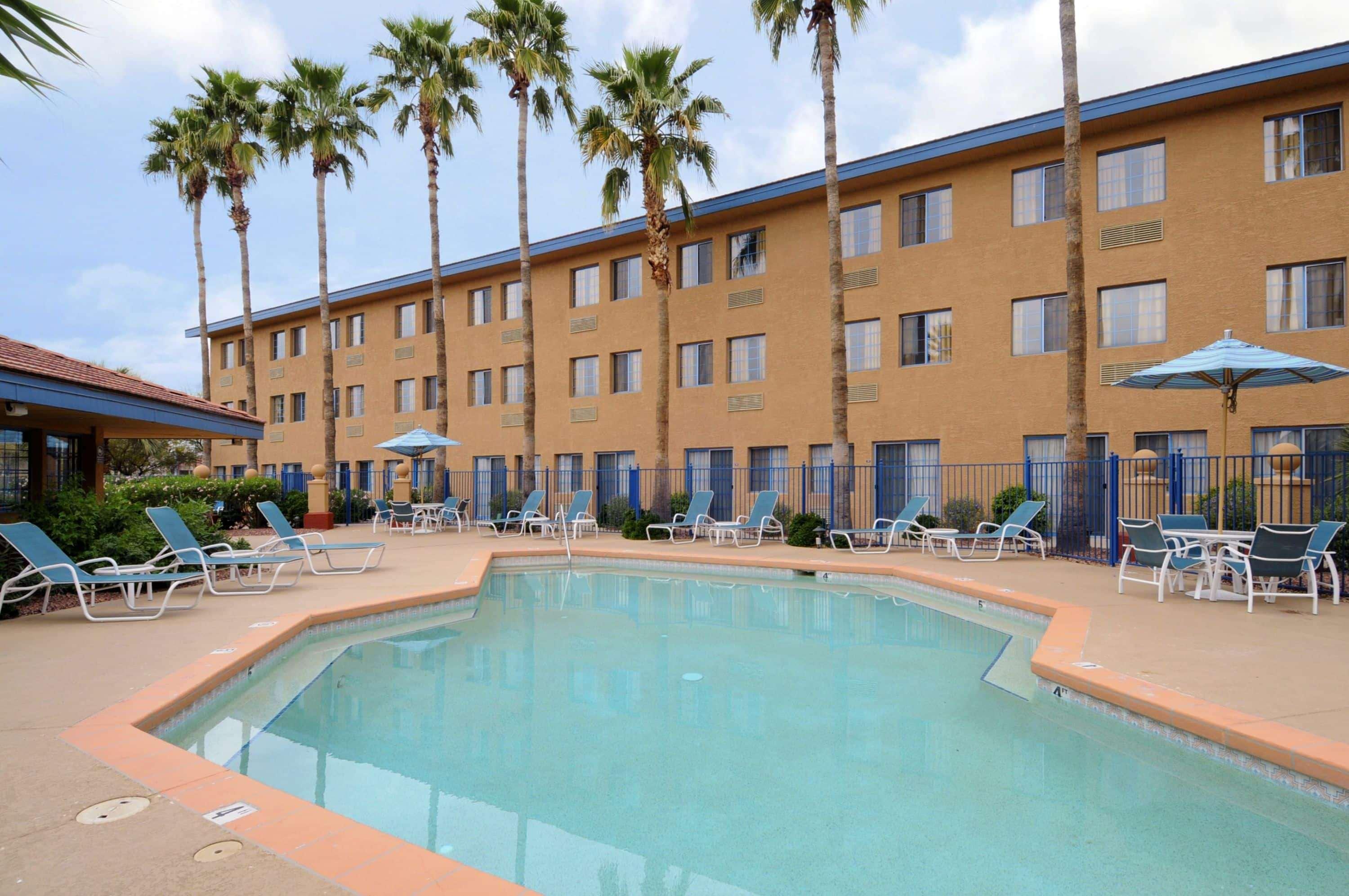 Days Inn & Suites By Wyndham Mesa Near Phoenix Ngoại thất bức ảnh