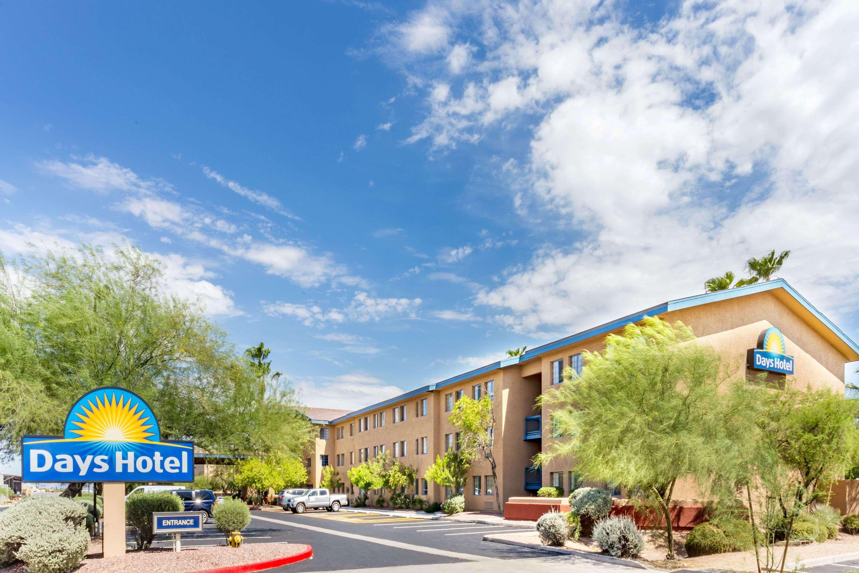 Days Inn & Suites By Wyndham Mesa Near Phoenix Ngoại thất bức ảnh