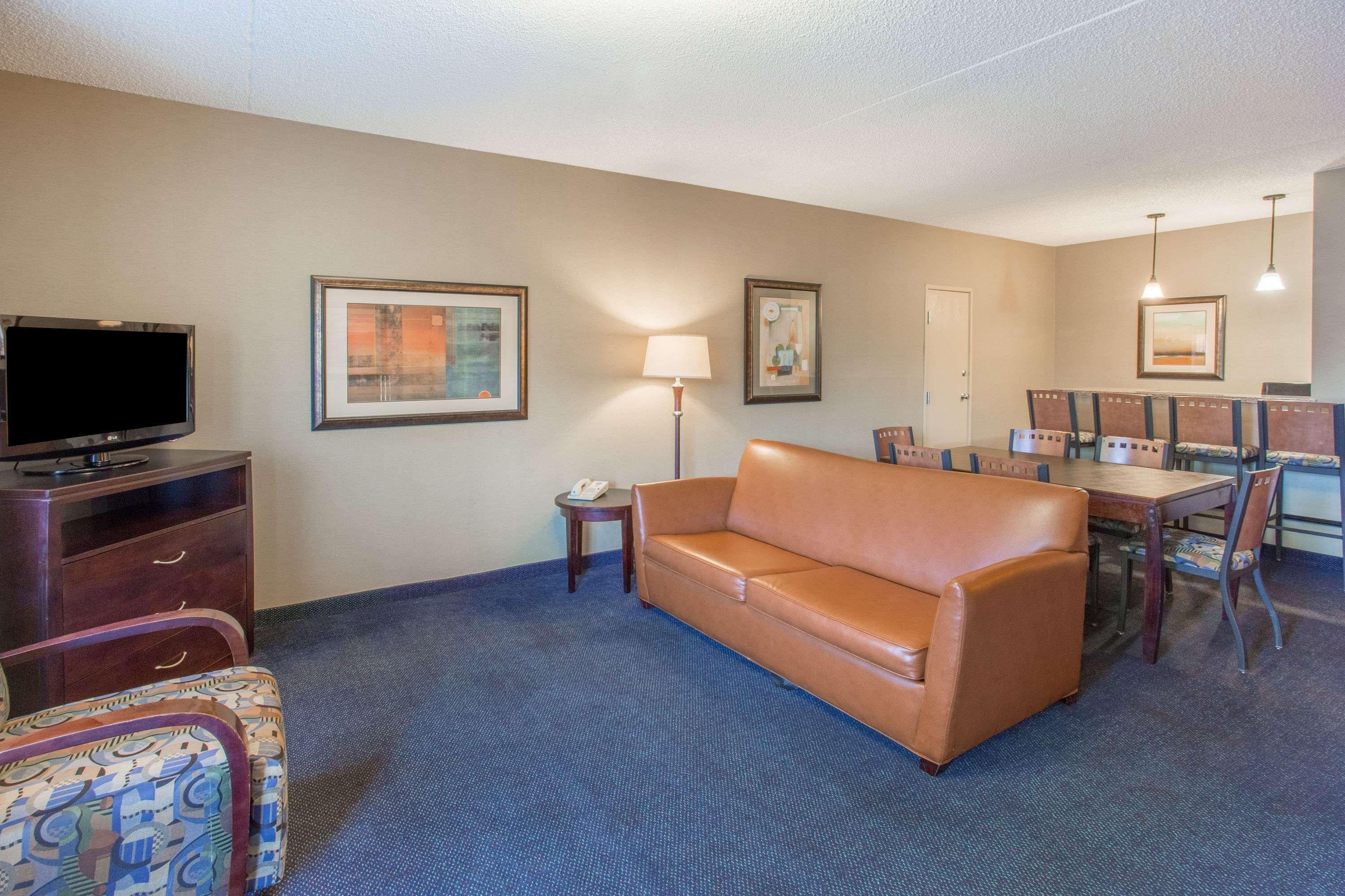 Days Inn & Suites By Wyndham Mesa Near Phoenix Ngoại thất bức ảnh