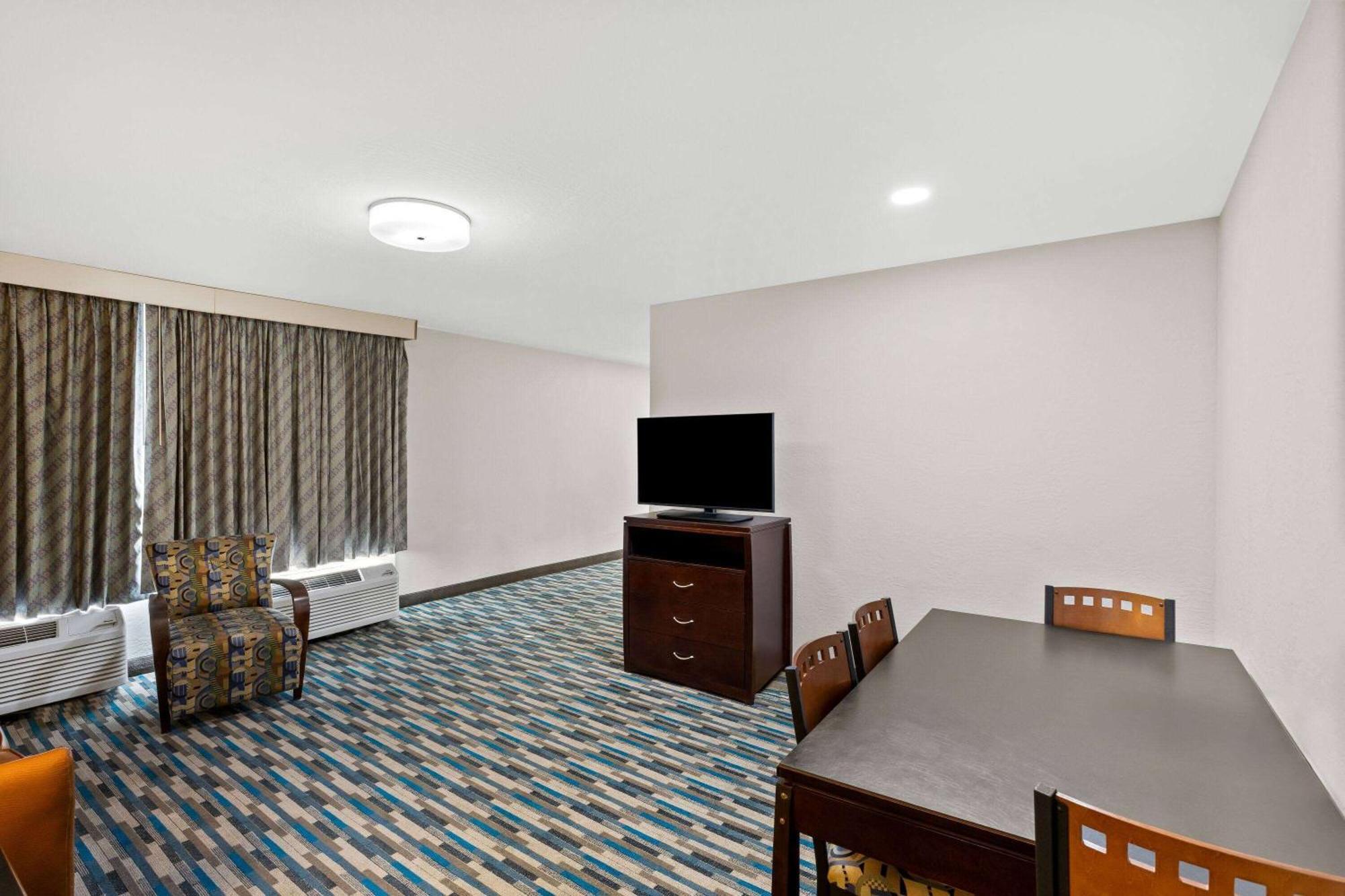 Days Inn & Suites By Wyndham Mesa Near Phoenix Ngoại thất bức ảnh