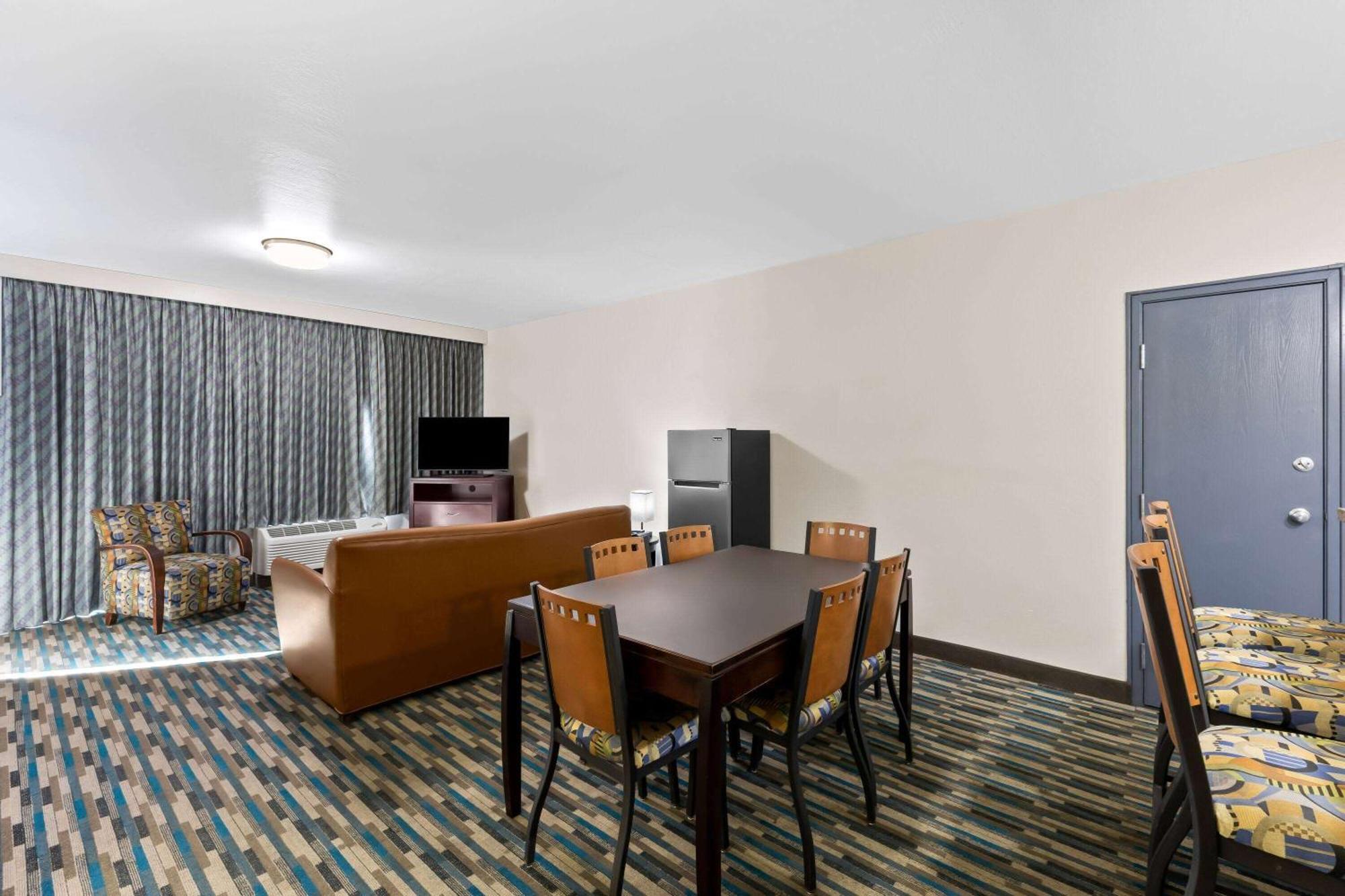 Days Inn & Suites By Wyndham Mesa Near Phoenix Ngoại thất bức ảnh