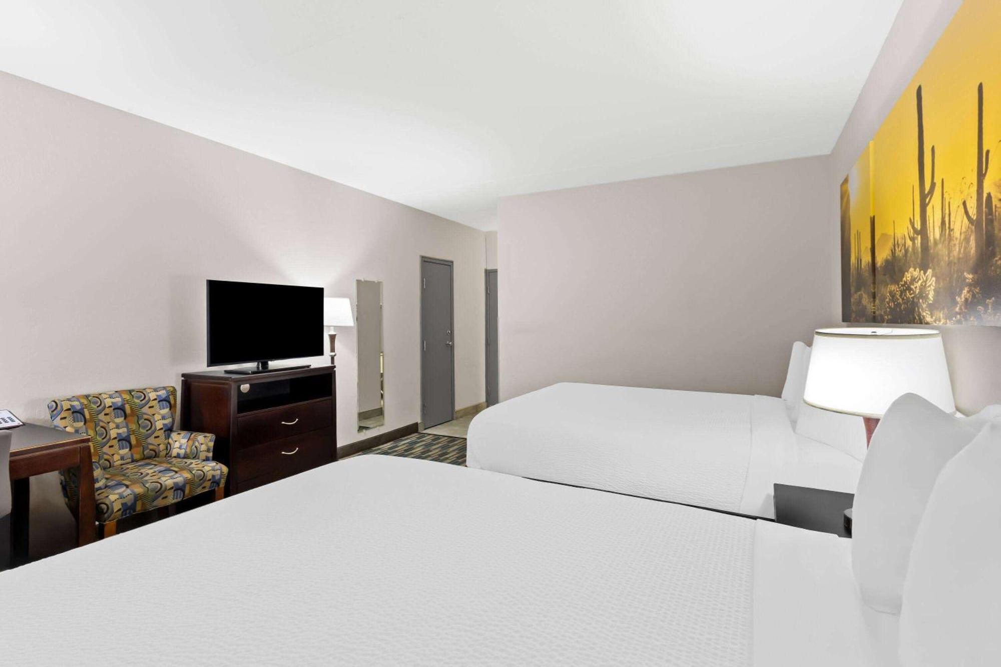 Days Inn & Suites By Wyndham Mesa Near Phoenix Ngoại thất bức ảnh